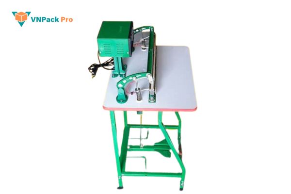 May-han-mieng-tui-dap-chan-M2-400-3 Máy hàn miệng túi dập chân M2-400 (3)