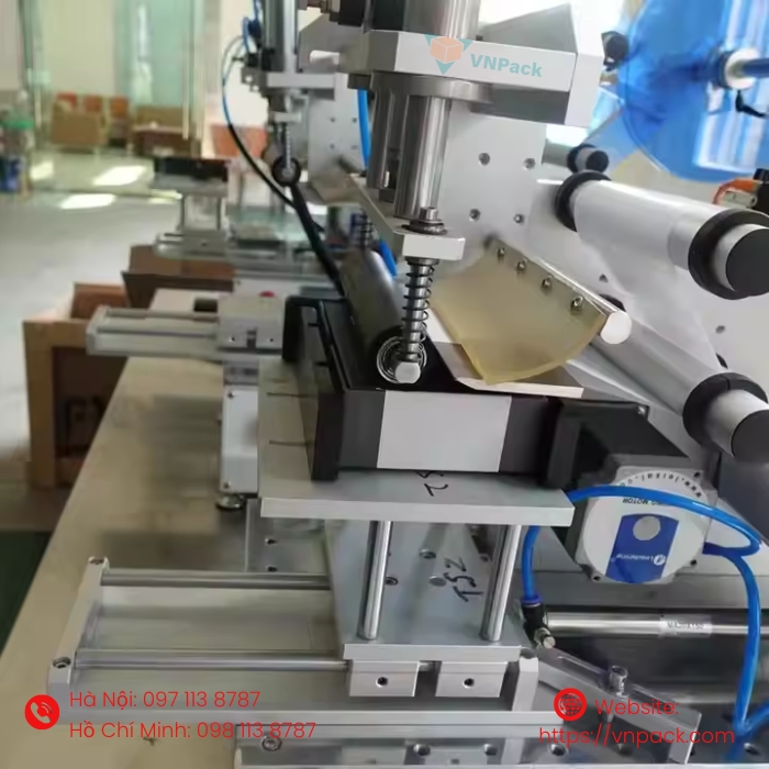 anh2-may-dan-nhan-vnp-lm360 Ảnh 2 máy dán nhãn VNP-LM360